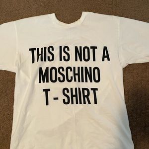 MOSCHINO T-SHIRT
